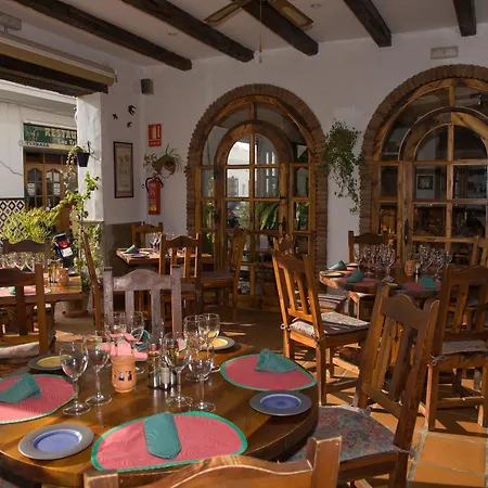 Pepe Mesa Apartamento Nerja